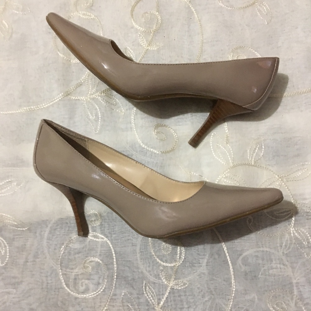 Shoe - Picture 2 of 4
